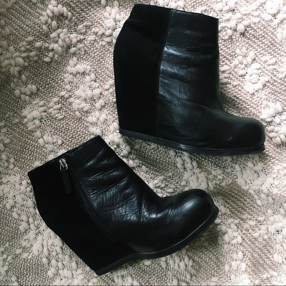 Dolce Vita DV Heidi Ankle Leather/Suede Wedge